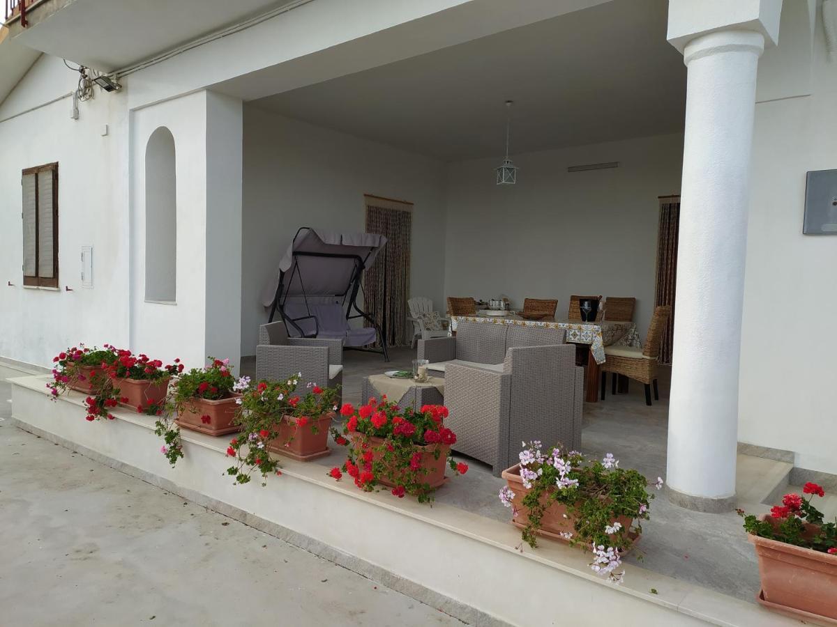 Garden house Villa Menfi Buitenkant foto